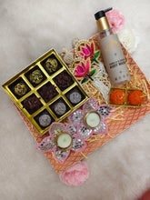 Load image into Gallery viewer, The Signature Edit - Diwali Hamper

